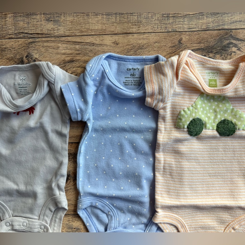Newborn onesie bundle - Picture 3 of 3